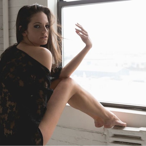 Meet your Posher, Kim - Picture 1 of 4